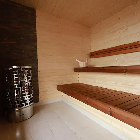 Amande House & Вонярцвашхедь
