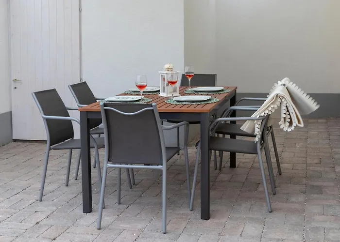 Amande House & Hébergement de vacances Vonyarcvashegy