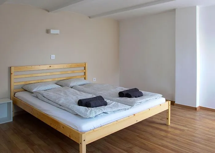 Amande House & Hébergement de vacances Vonyarcvashegy