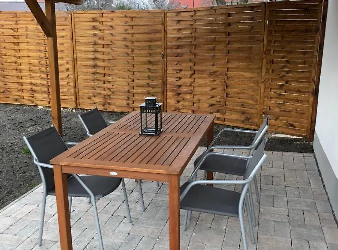 Amande House & פוניארצוושהג'